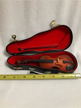 W.A. Mozart Compact 7 inch Mini Violin with Case and Bow. Excellent condition.
